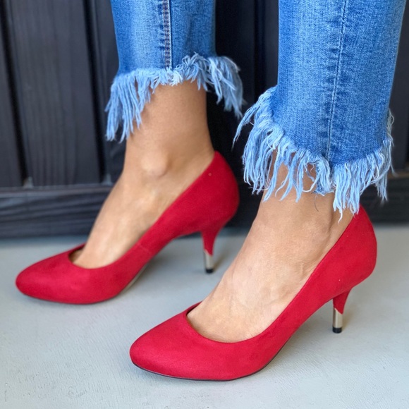 Killer Instinct Red Mid Heel Stiletto Pump - Picture 2 of 7